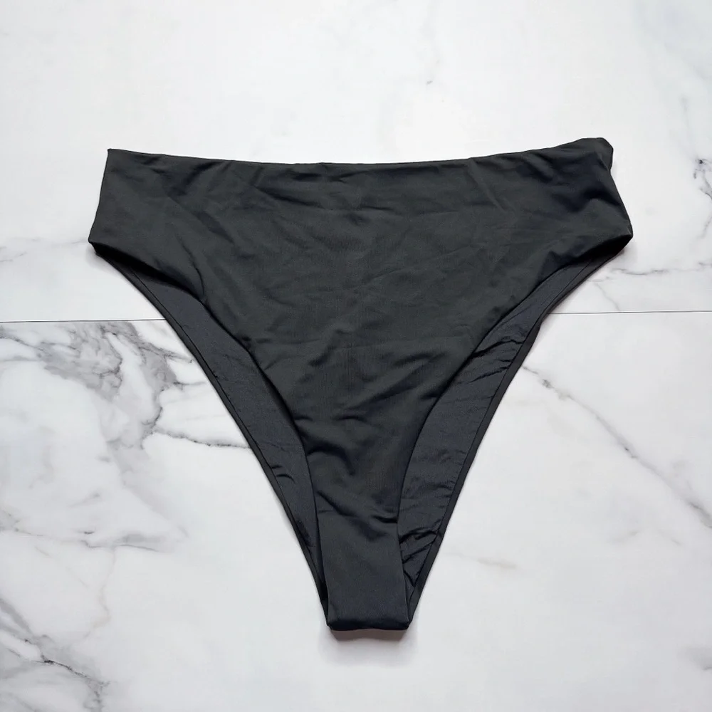 NWT Skims Mid Waist Bikini Bottom